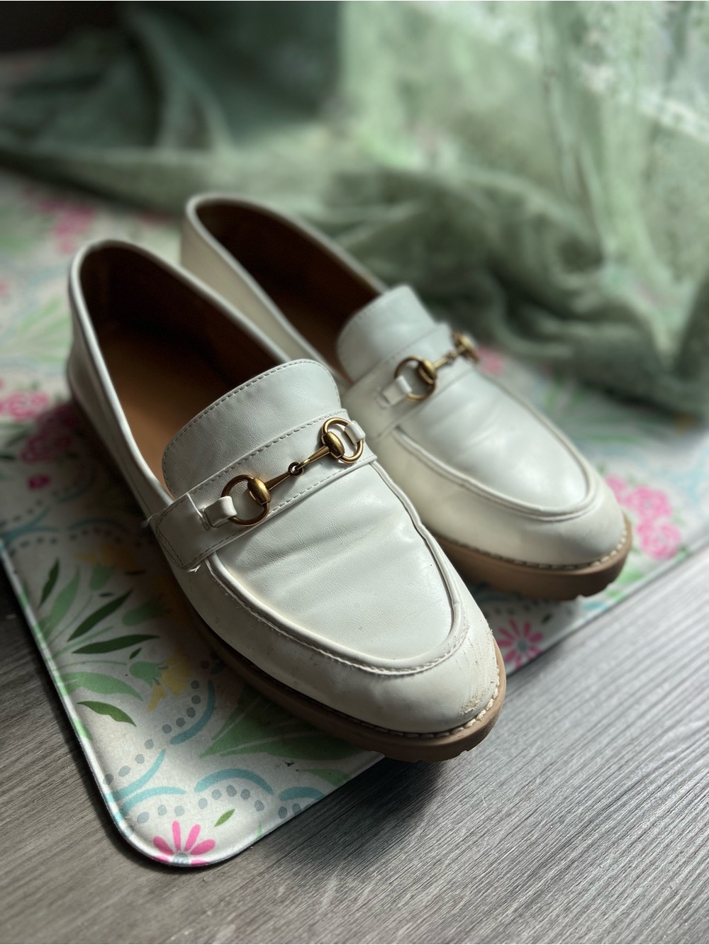 Universal Thread White Leather Loafers with Gold Bit